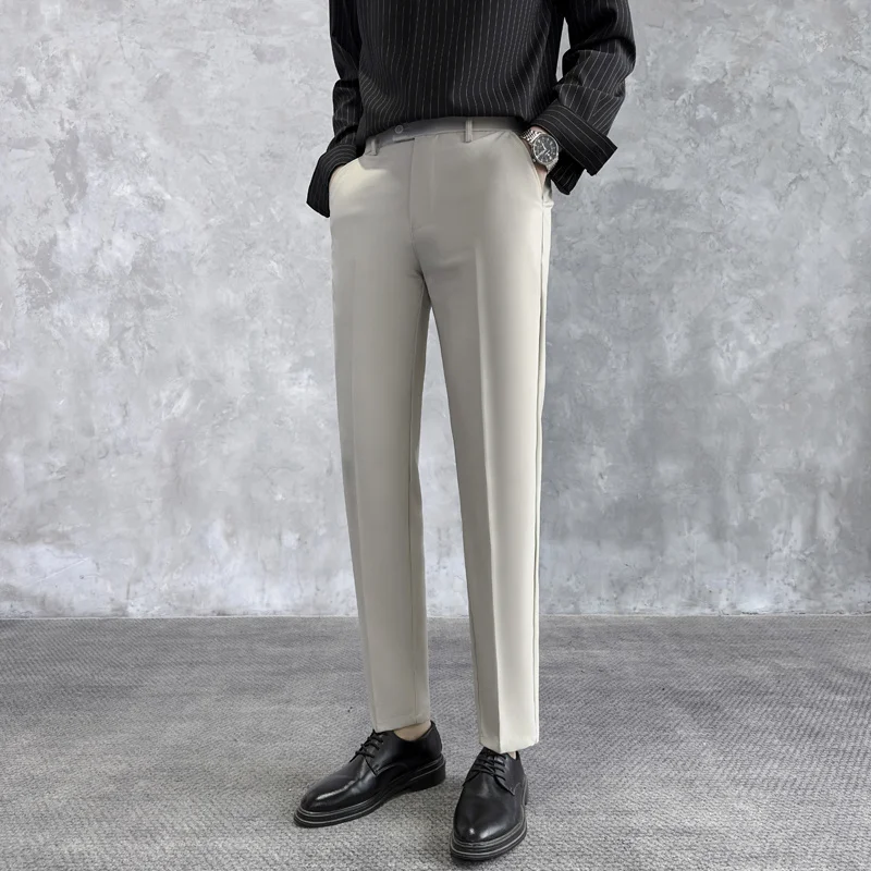 Khaki cropped trousers
