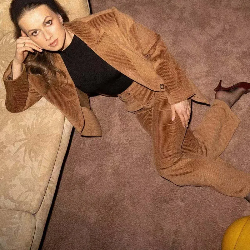 

New corduroy silhouette suit for women in the autumn and winter of 2025, retro loose and casual single-breasted suit