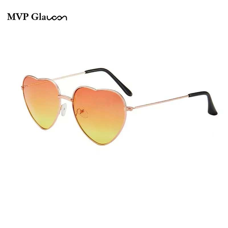 Gafas de sol Love Ocean Piece para mujer, gafas de sol de Metal con forma de corazón, a la moda, nuevas