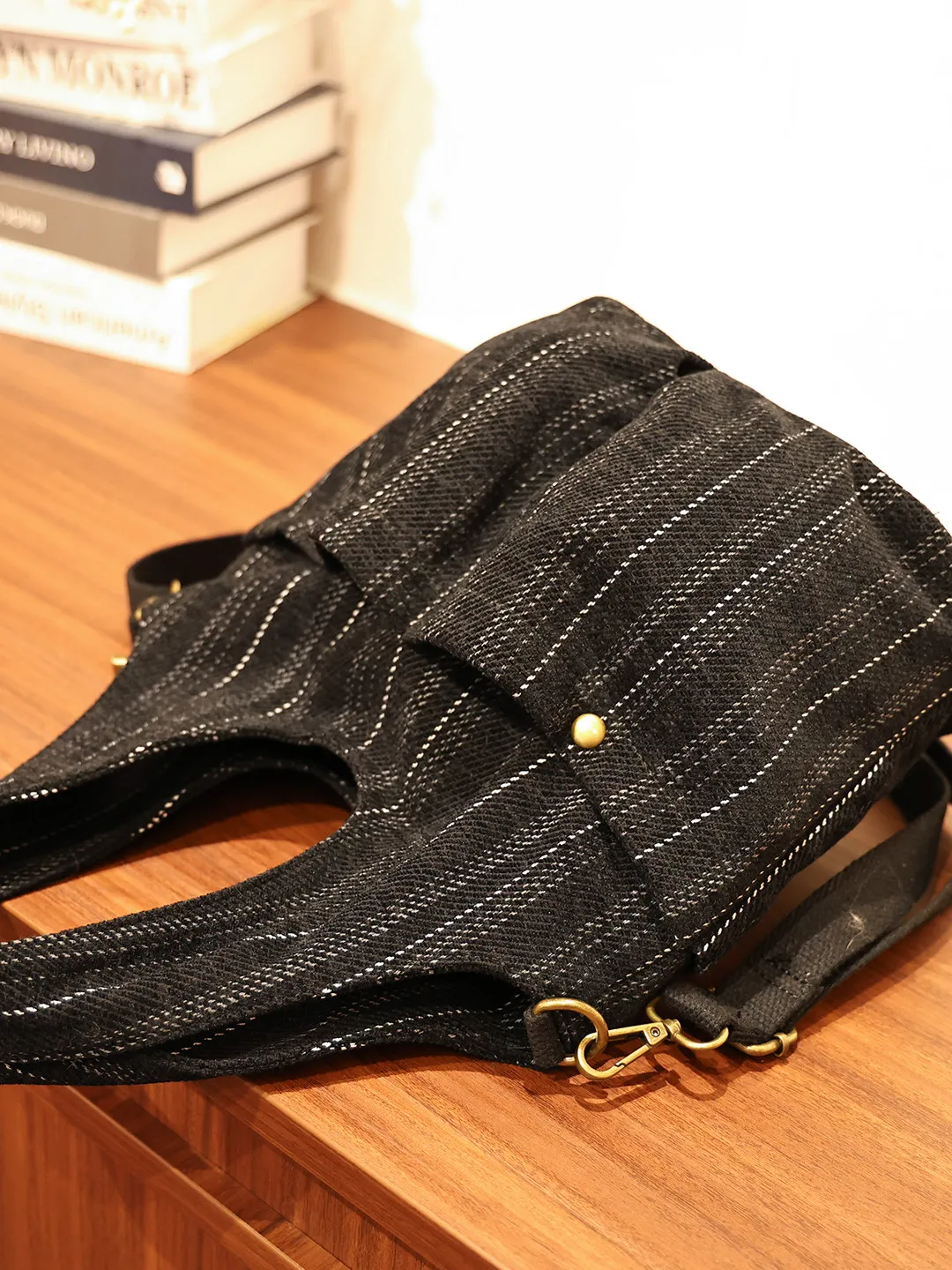 American Retro Personalized Large Capacity Bucket Shaped Multi Pocket Design Denim Original Single Shoulder Women's Bag Trendy