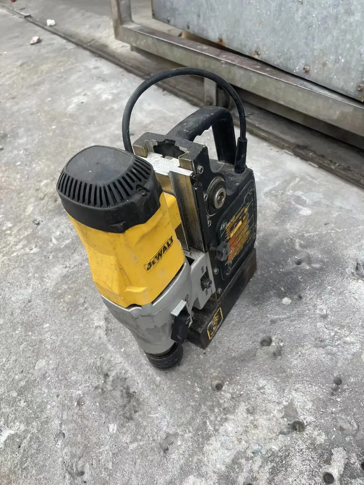 DEWALT DWE1622K 1200W 50mm 2 Speed Magnetic Drill Machine .110VOLT USED.SECOND HAND