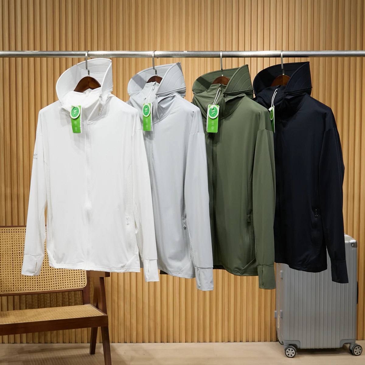 

Upaded Version Men's Ice Silk Sun Protection Clothing with Hat Braet UPF50 Breathable Cool Fiing Jaet Stand Fit