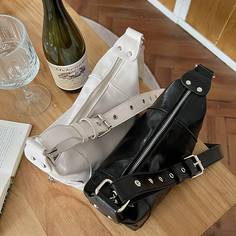 Sac à bandoulière en cuir PU souple de grande capacité pour femme, sac de motard de style punk, sac à ati elles à la mode, sacs fourre-tout pour femme, initié, nouveau, 2024