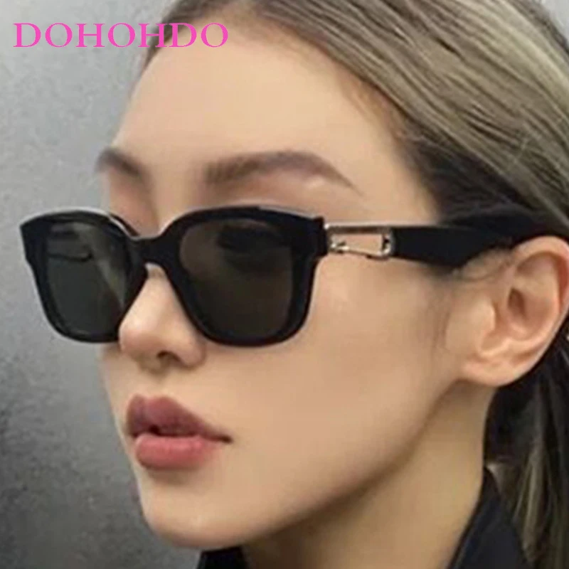 

New Trendy Retro Small Square Sunglasses For Women Men Fashion Buckle Accessories Outdoor Travel Sunglasses UV400 Gafas De Sol