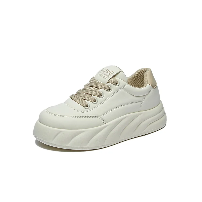 

2024 Little White Shoes New Korean Edition Trendy Female Students Thick Sole Elevated Sports Board Casual Shoes Women Sneakers