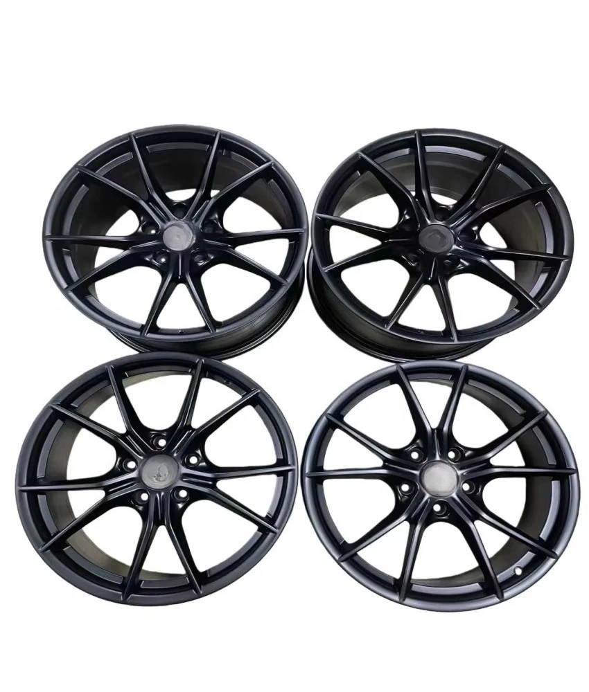 

Классические высококачественные 20-дюймовые полностью черные колеса 982 718. Улучшенная передняя и задняя комплектация.