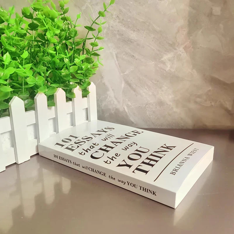 101 EssenciThat Will Change The Way You Think Paperback English Ple