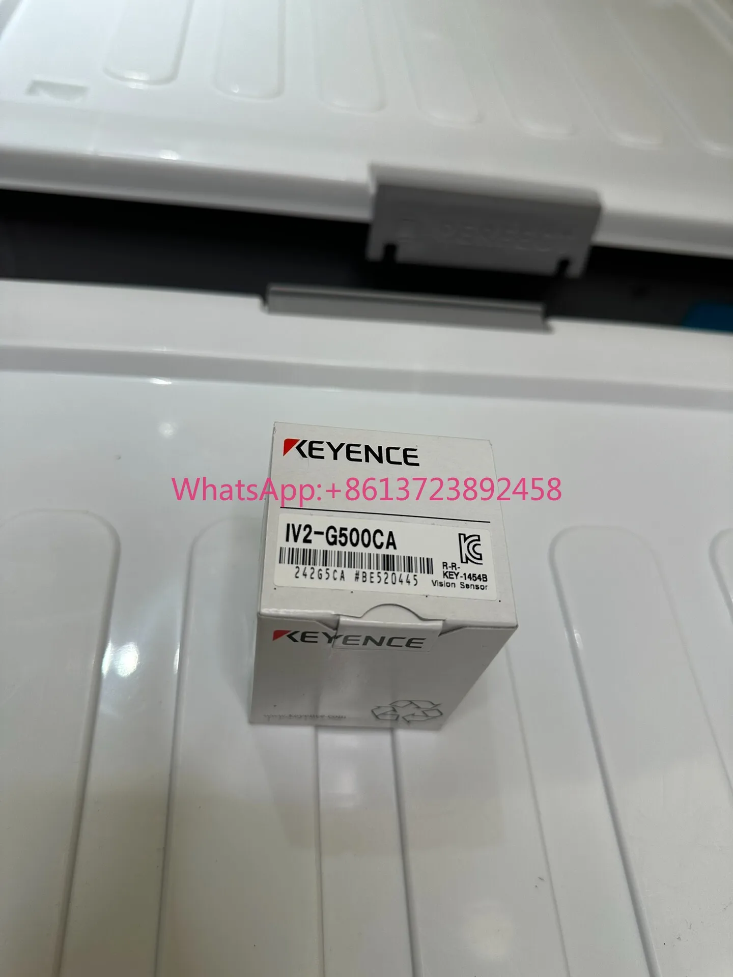 KEYENCE IV2-G500CA brand new, original imported sensor