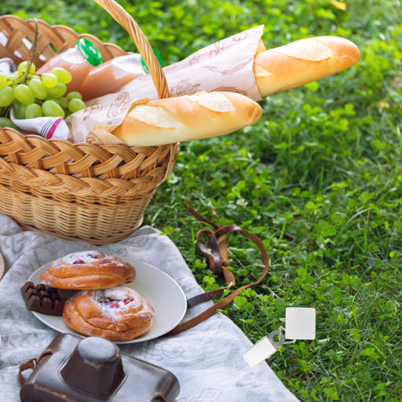 

4Pcs Tablecloth Weights Stone with Metal Clip Non-Slip Table Cover Clips for Outdoor Picnic Garden Patio Tablecloth Weights