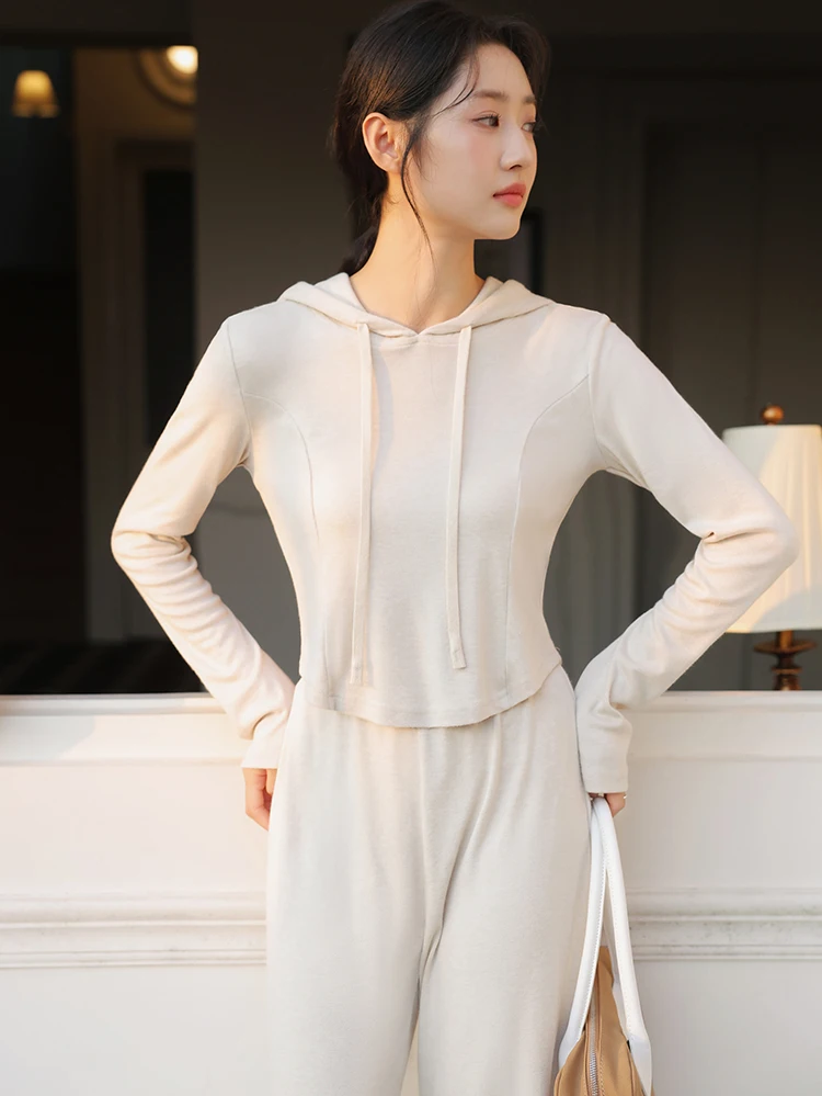 Soft Knit Hoodie and Wide-Leg Pants Set – Casual Two-Piece Loungewear for Women, Comfortable and Chic Outfit for Any Season