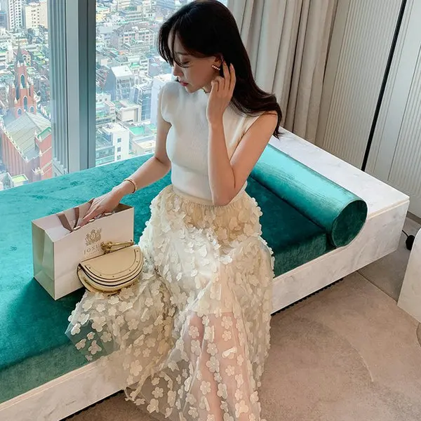 

Slim Fit Knitted Top Elastic Waist 3D Flower f Skirt Ele Faion Set Summer 202 Collection Pure Color Design
