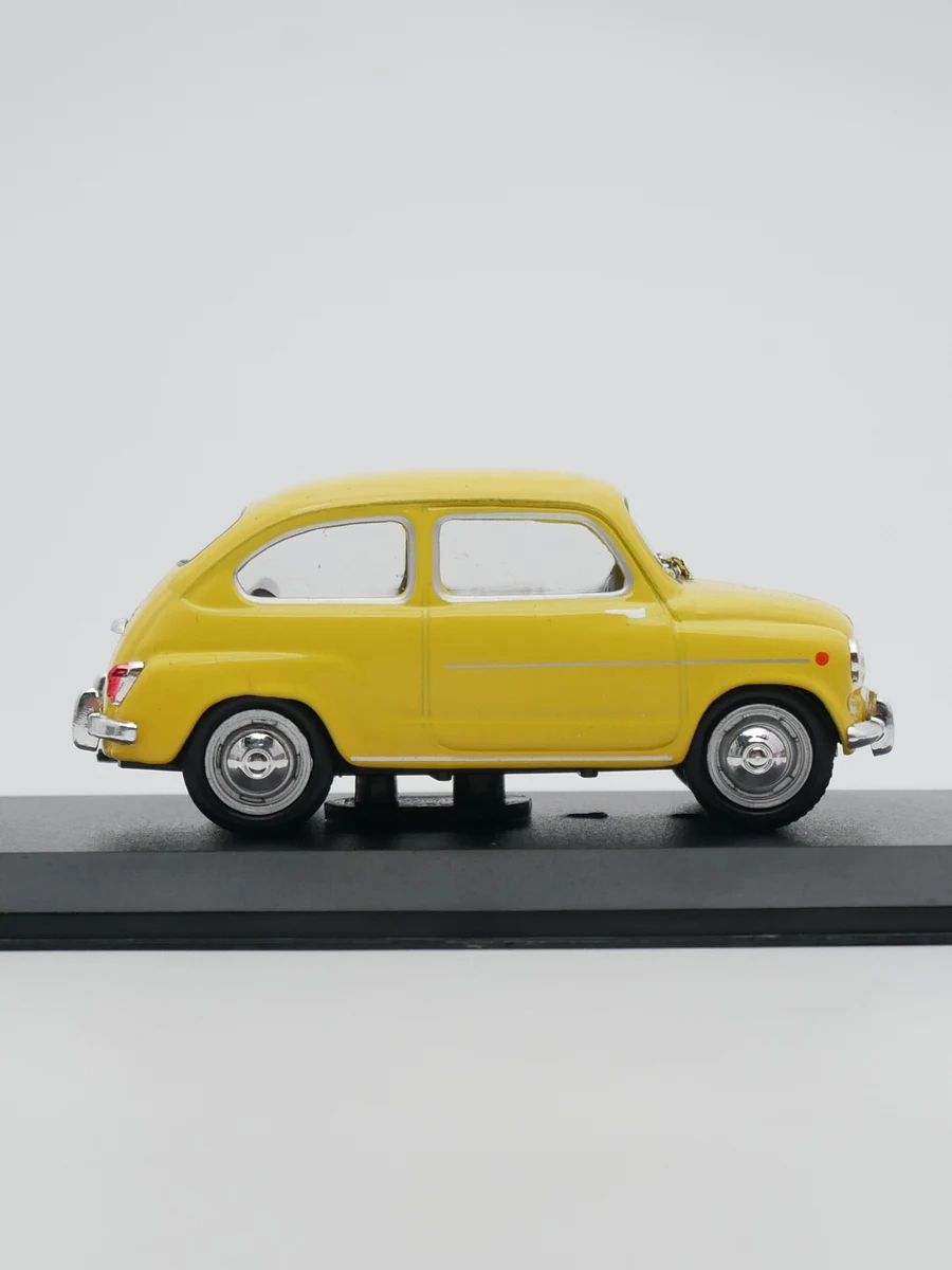 Ixo 1:43 Ist Fiat 600 Diecas Car Metal Toy Model