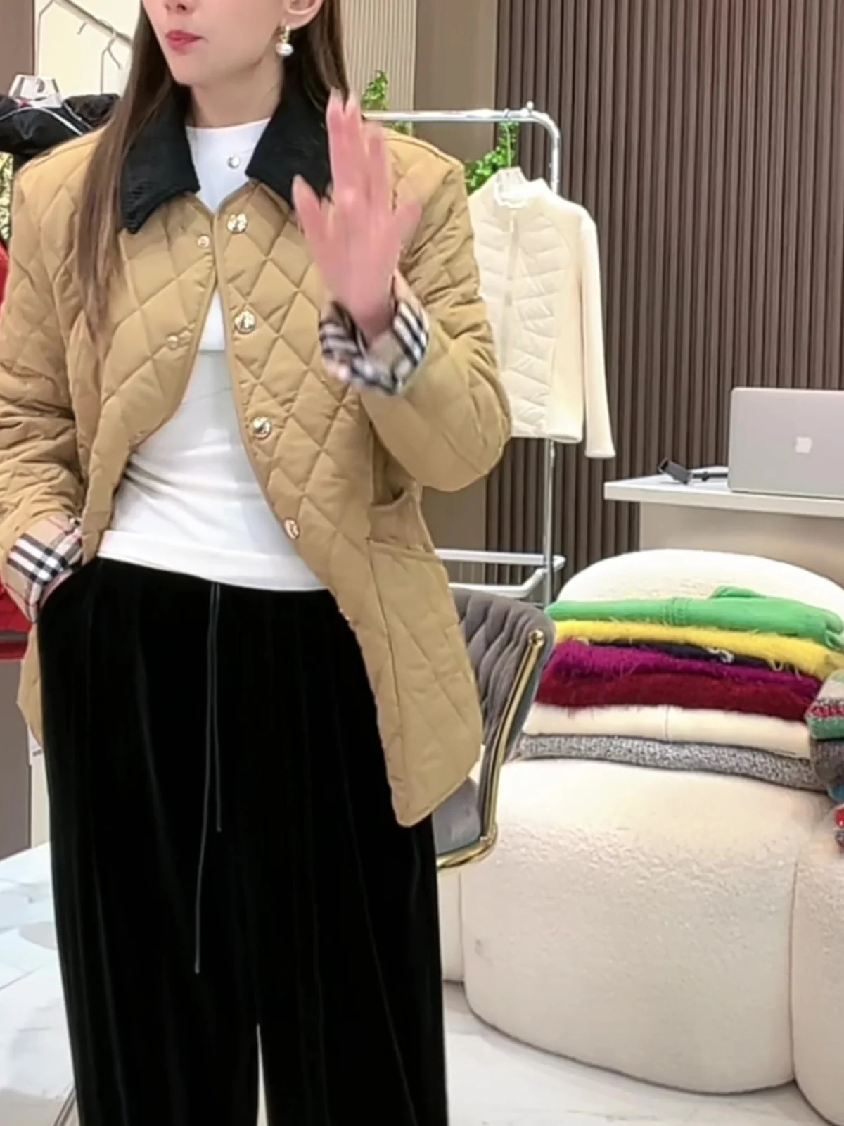 سترة قطنية فضفاضة بأكمام طويلة وياقة للنساء، تصميم عصري بأكتاف مميزة، موديل جديد للخريف والشتاء