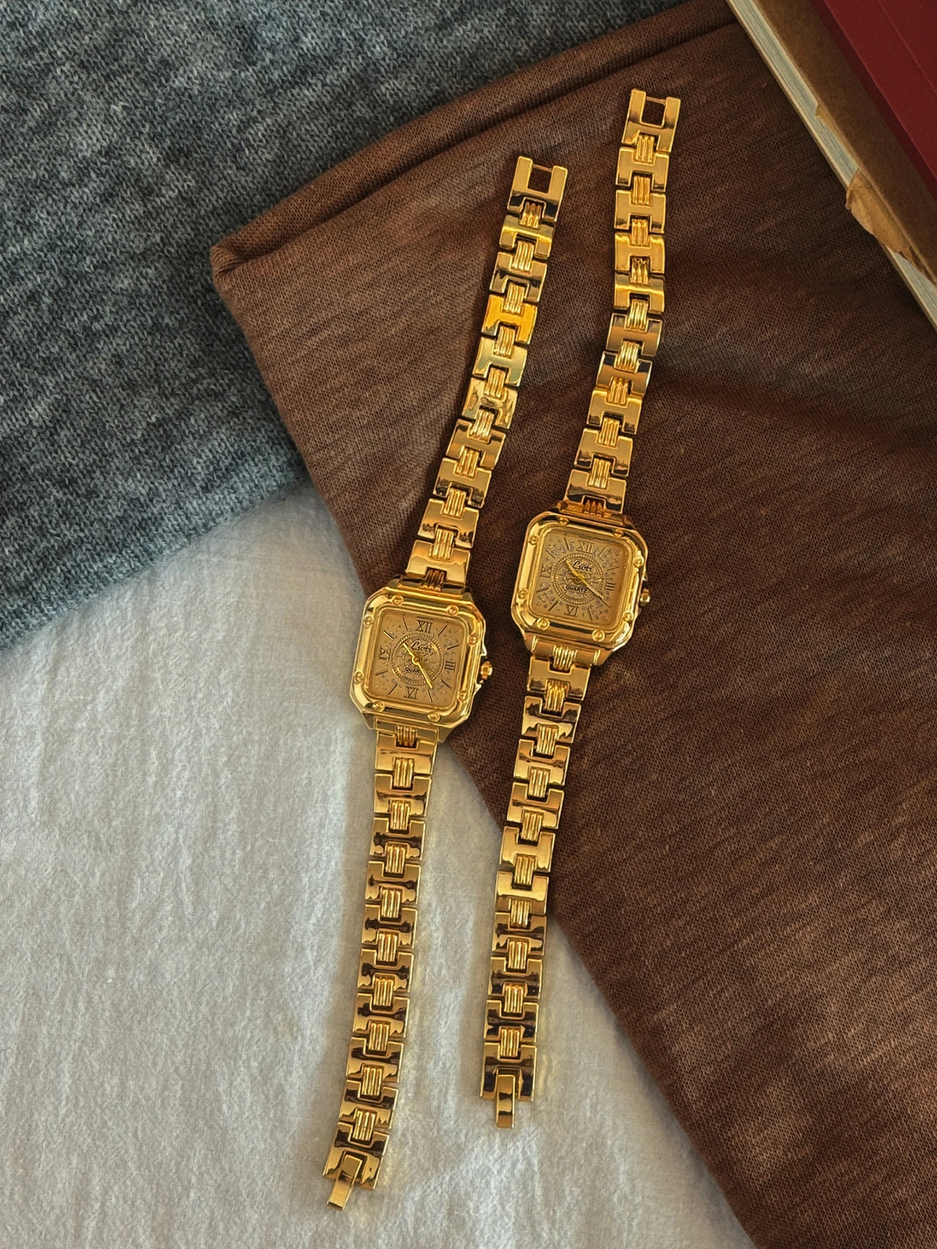 ساعة نسائية جديدة بمينا مربع ذهبي، طراز كاجوال أنيق وبسيط، قرص أرقام رومانية، عصرية وفريدة من نوعها، ساعة كوارتز نسائية مقاومة للماء حتى 30 مترًا، مناسبة للحياة اليومية والحفلات #5