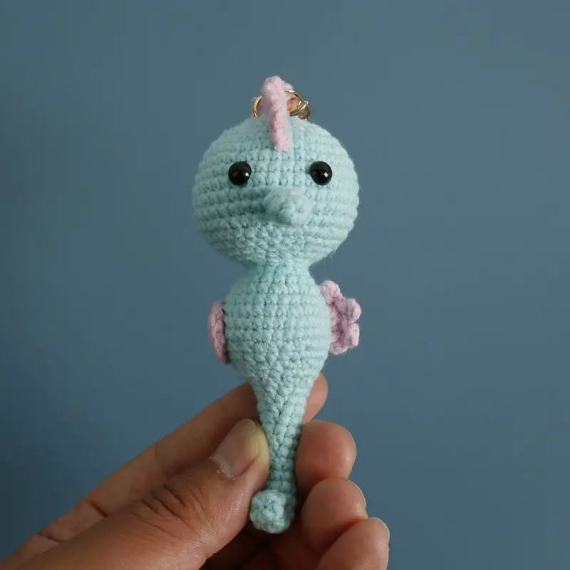 Cute Seahorse Crochet Keychain Creative Handmaking Knitting Blue Seahorse Doll Keyrings For Car Keys Knitted Fish Keychain 2024