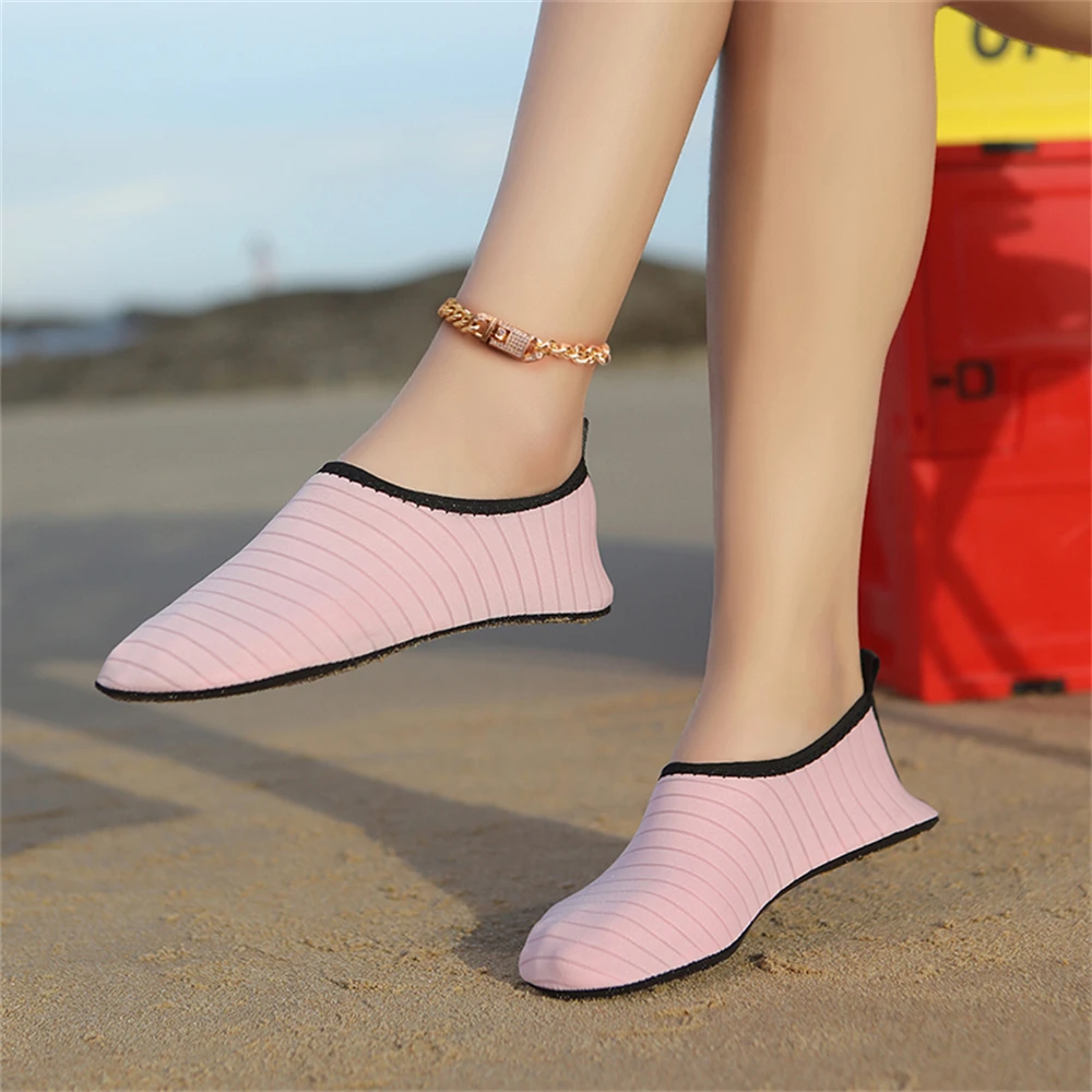 Water Shoes — size and design detail 17