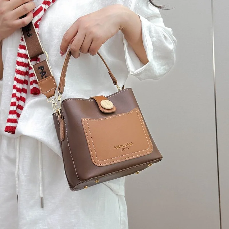 

Шикарная женская сумка через плечо, изготовленная из кожи из микрофибры с классической Словенией, элитный легкий повседневный вид ​