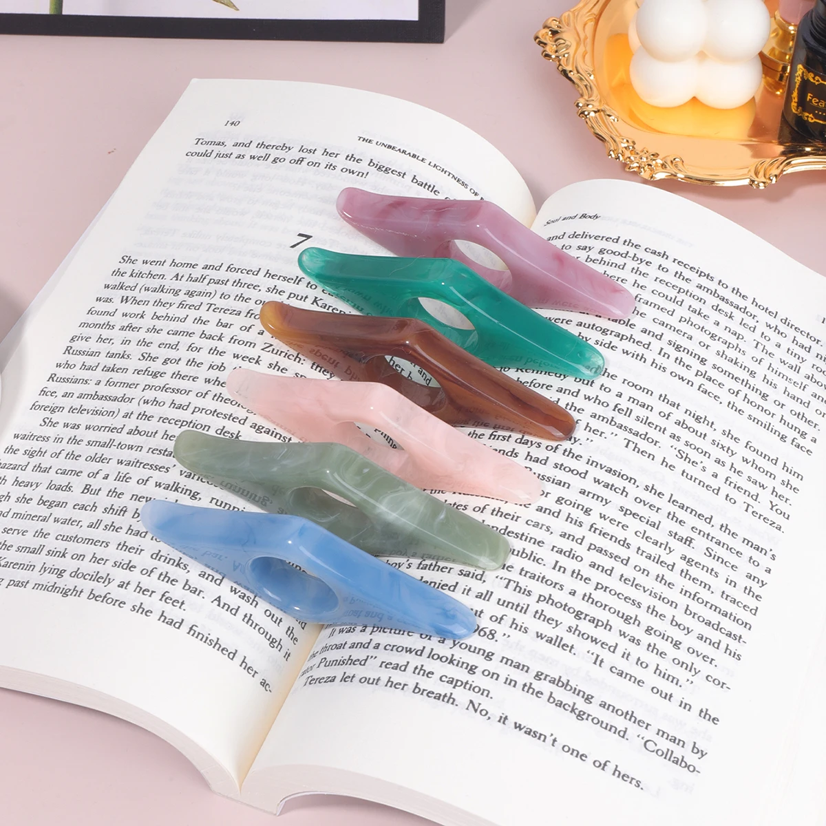 Thumb Book Support Book Page Holder School Supplies Reading Aids Student Book Accessories Spreader Convenient Bookmark for Study