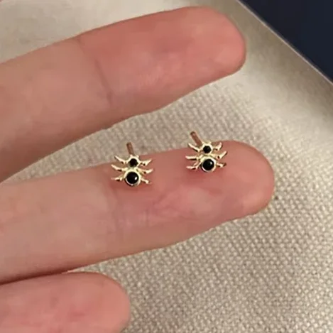 

Настоящее серебро 925 пробы с цирконом, маленькие милые серьги-гвоздики в виде паука для женщин, мини-ювелирные изделия с насекомыми, минималистичные аксессуары