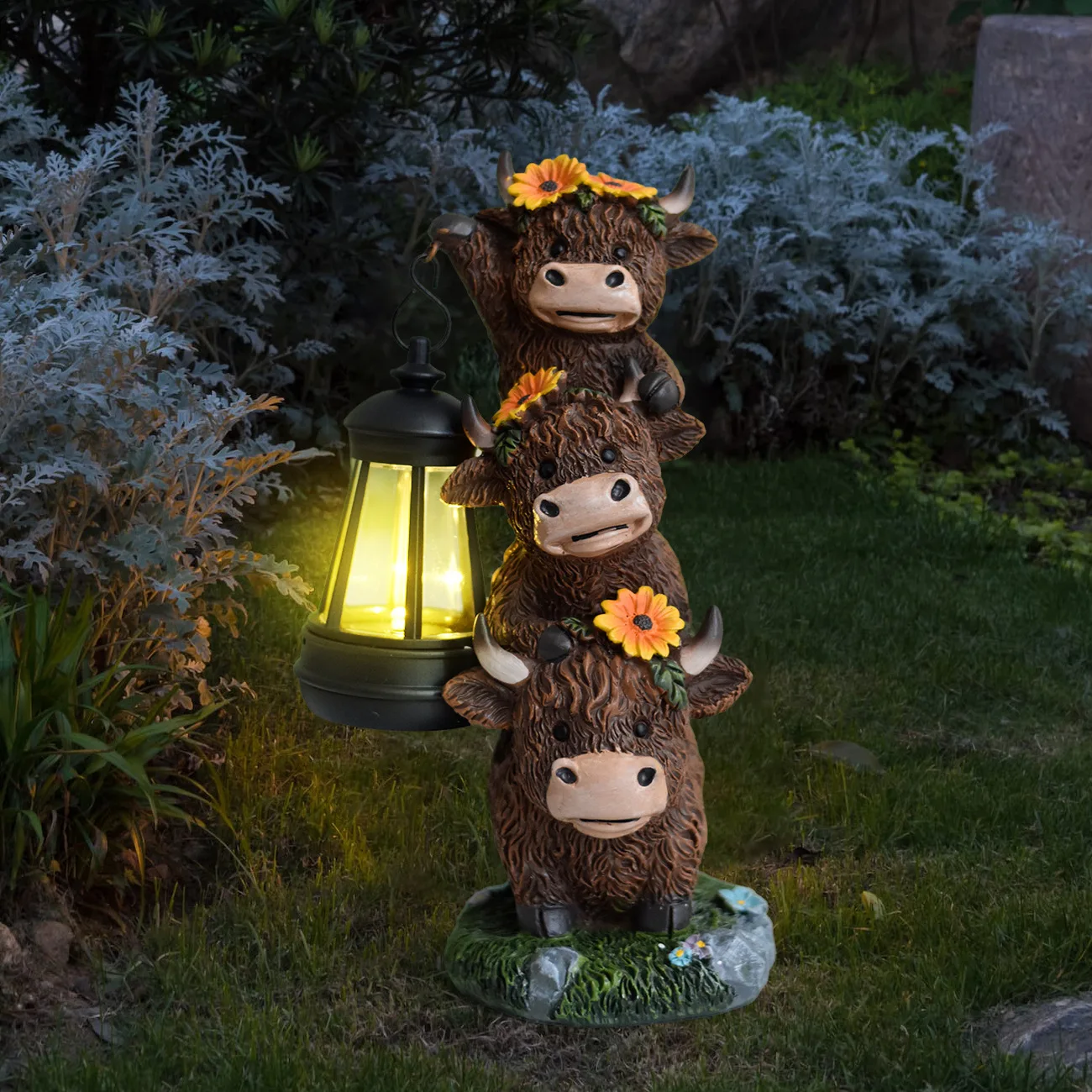 Stacked Highland Cattle Chandelier Resin Crafts Ornament Solar Outdoor Light Garden Sculpture Landscape Night Light