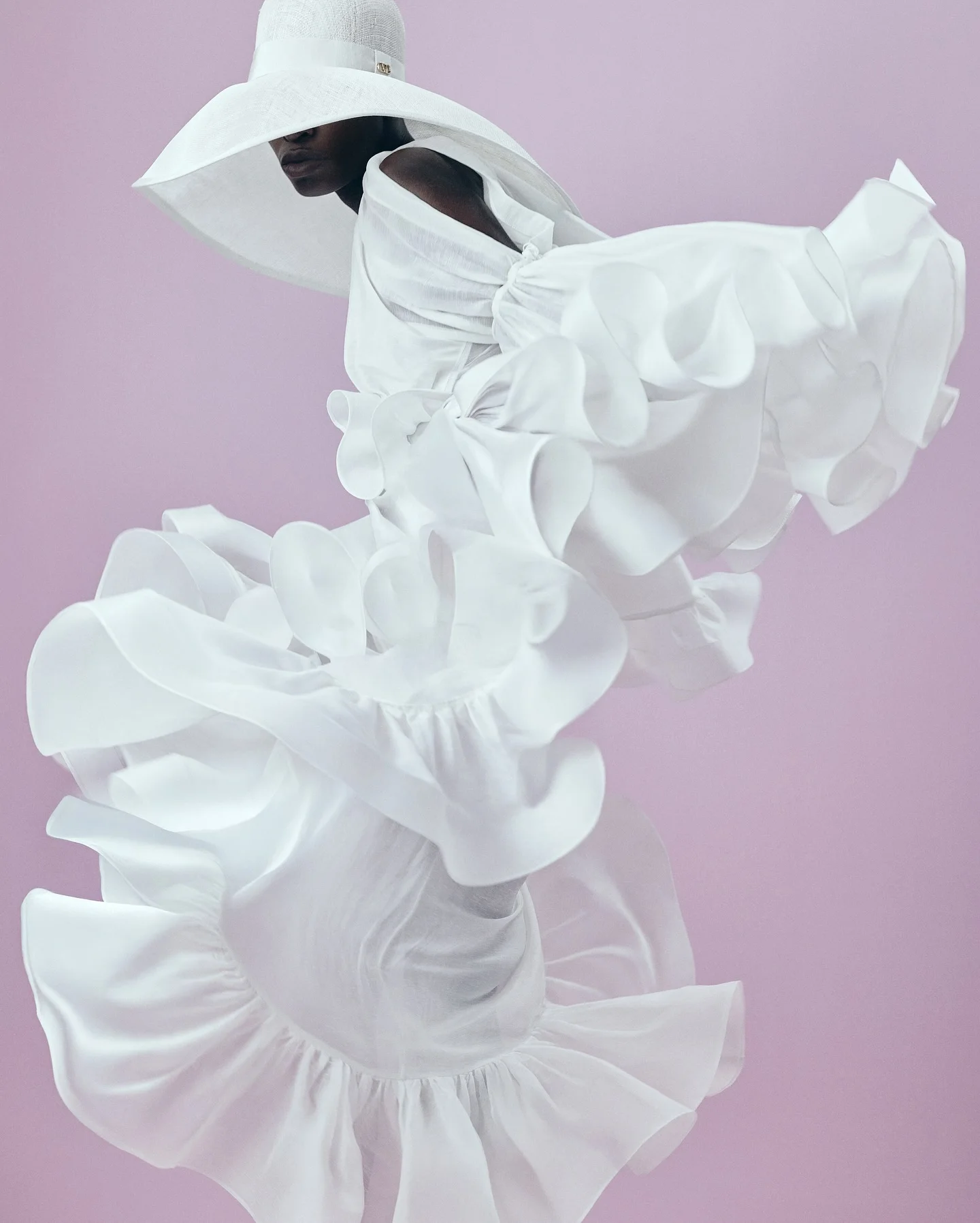 2025 Trend Women's Dramatic Layered Tulle Dress with Ruffles Asymmetrical V-Neck Evening Gown Party Costume Flowy Sheer Chiffon