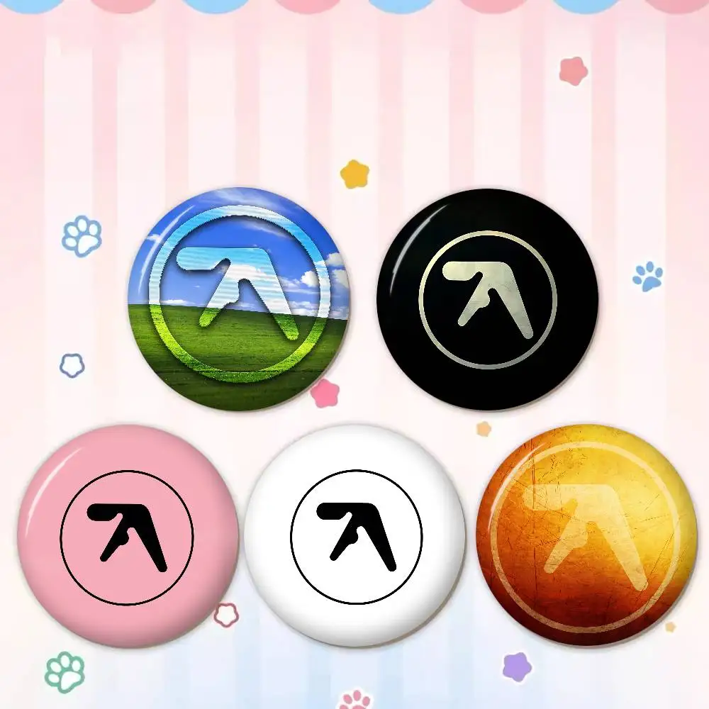 DJ A-Aphex T-Twins Round Button Pins Slogan Creative Brooches Backpack Clothes Decoration Fashion Cartoon Jewelry Gifts