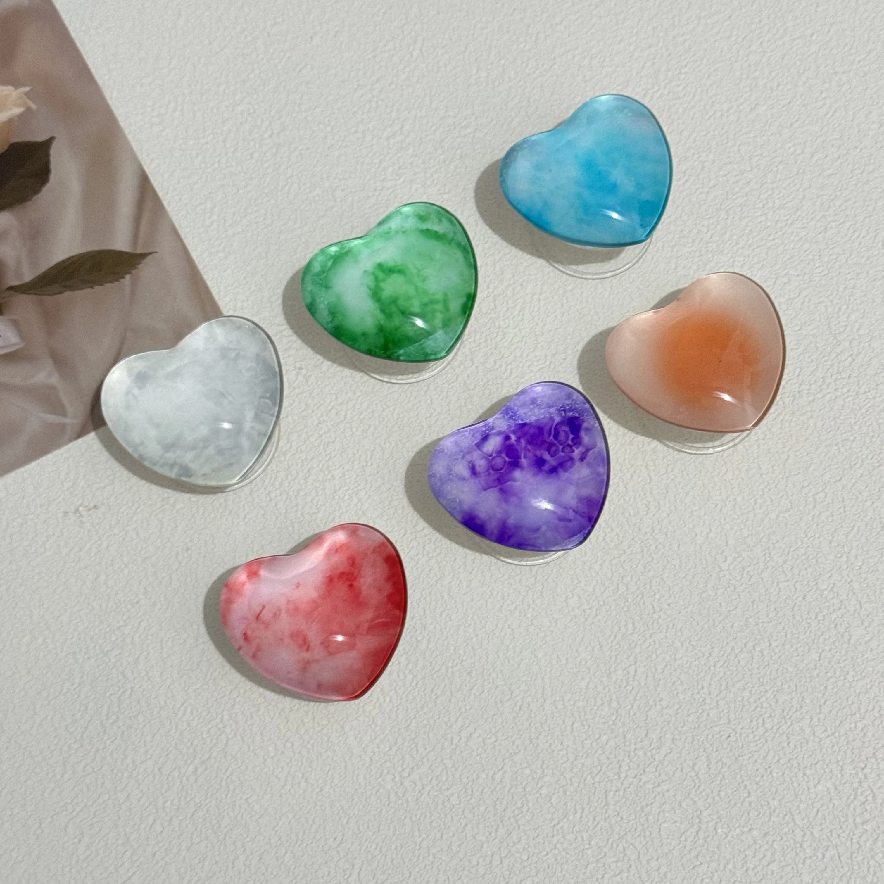 Магнитный держатель для телефона в форме красочного сердца, доступны различные узоры, с вдохновляющими текстами, стильный и практичный