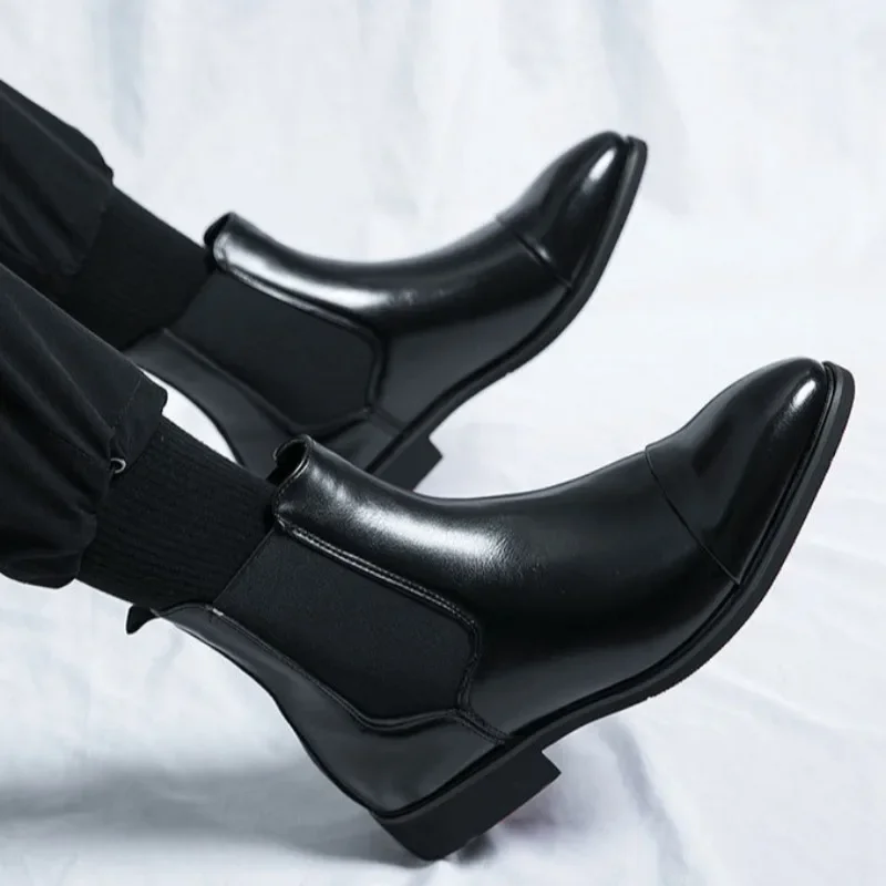 

Весенне-осенние красные кожаные туфли с высоким берцем, комплект 2024, большие мужские ботинки с острым носком, повседневные ботинки челси в британском стиле