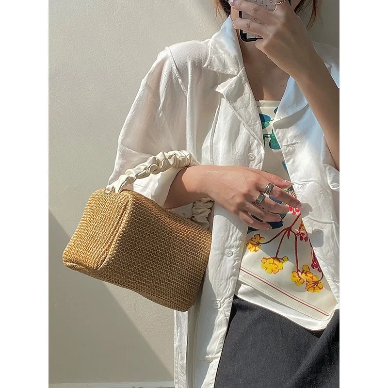 2024 Spring/Summer Grass Woven Bag Women's New Retro Wrinkle Handbag Versatile Straddle Bag