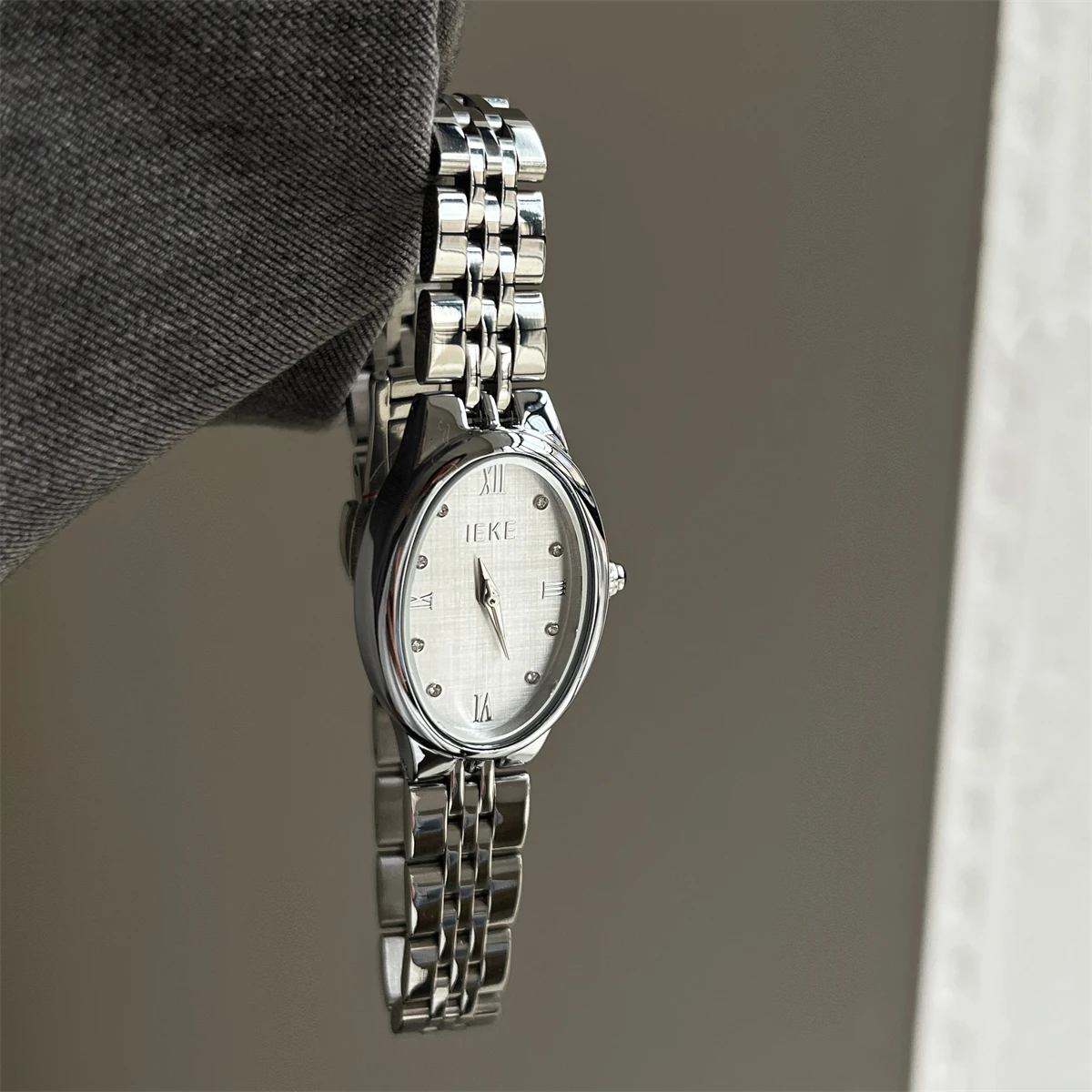 

Oval Luxury Women'S WatchFashionableRetro, Exquisite Versatile Quartz Watch, High-End Selection Of Watches, Women'S Accessories.