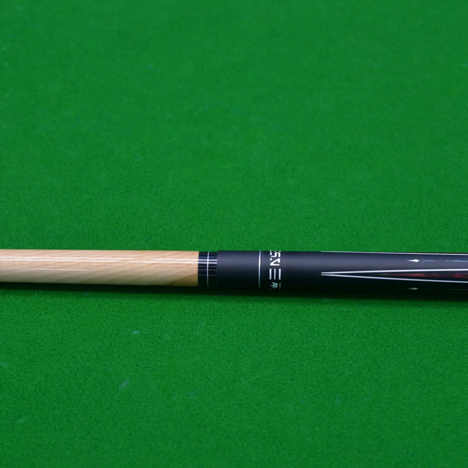

Maple Billiard Cue Stick 145cm Portable Pool Cue Split Wooden Snooker Accessories for Adult Games