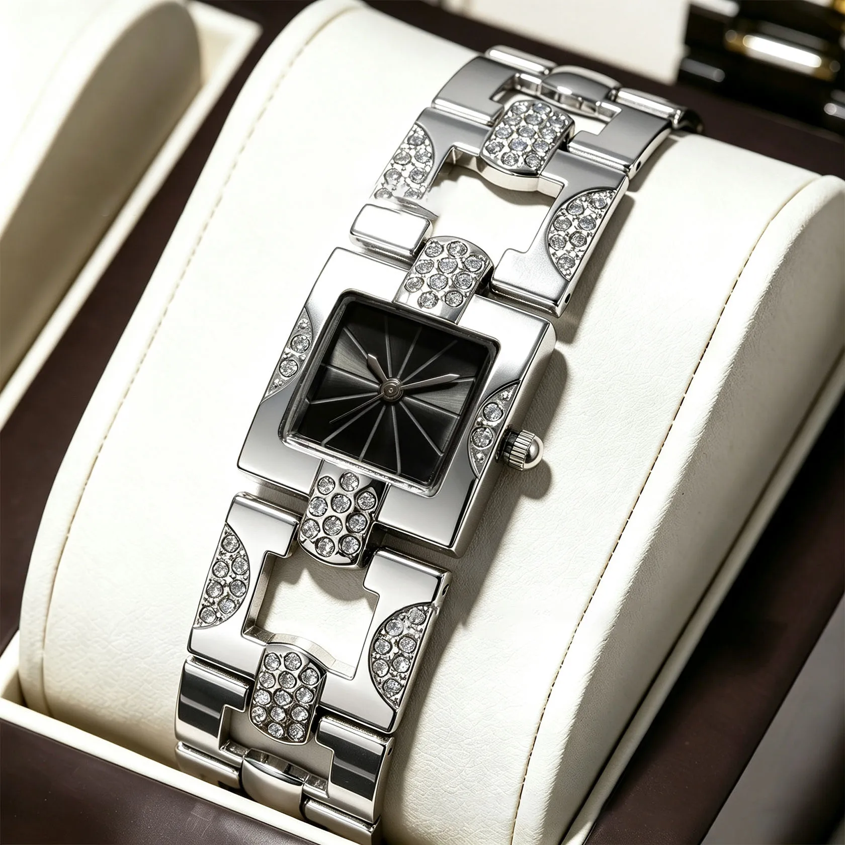 1Pc New Retro Fashion Alloy Elegant Women's Watch Square-Shaped Women's Watch with Steel Band