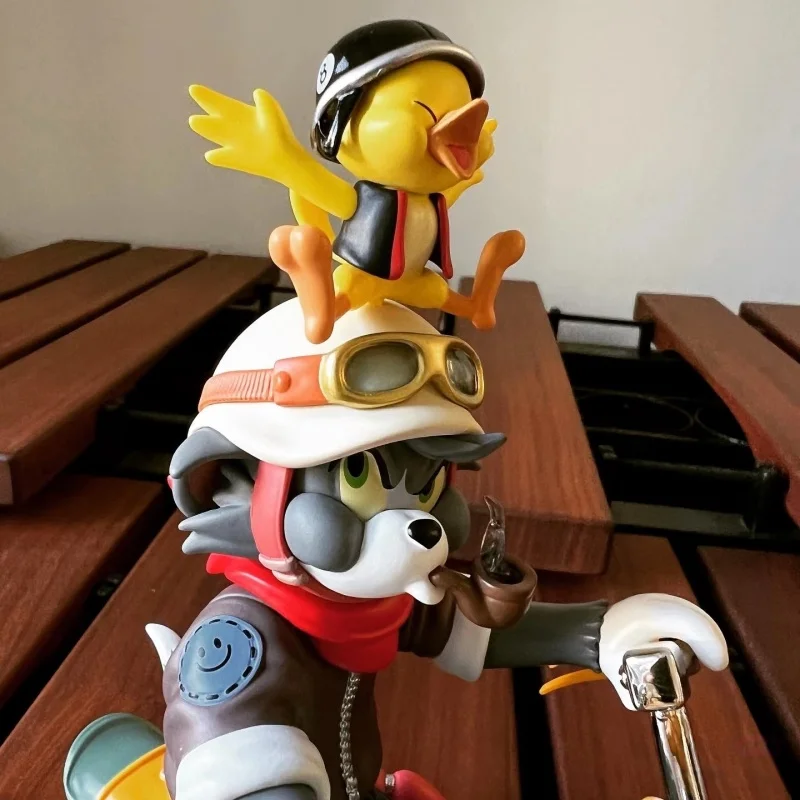 Em estoque 52 brinquedos tom e jerry vintage motocicleta decorativa na moda brinquedo estatueta bonito acessório do carro presente figura namorado presente