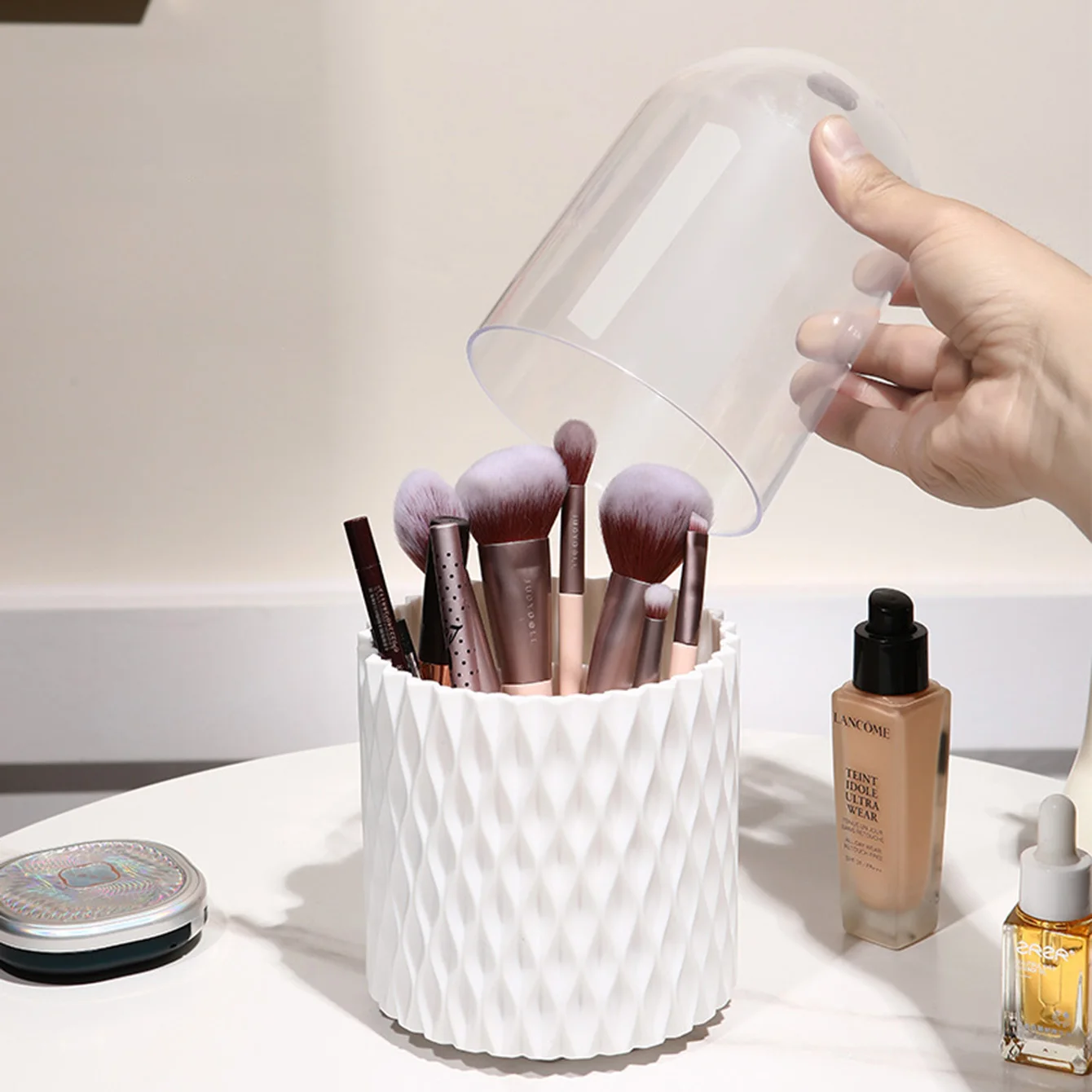 Dustproof Makeup Brush Holder with Lid, 360 Rotating Cosmetic Brush Organizer, Clear Acrylic Covered Makeup Storage Container