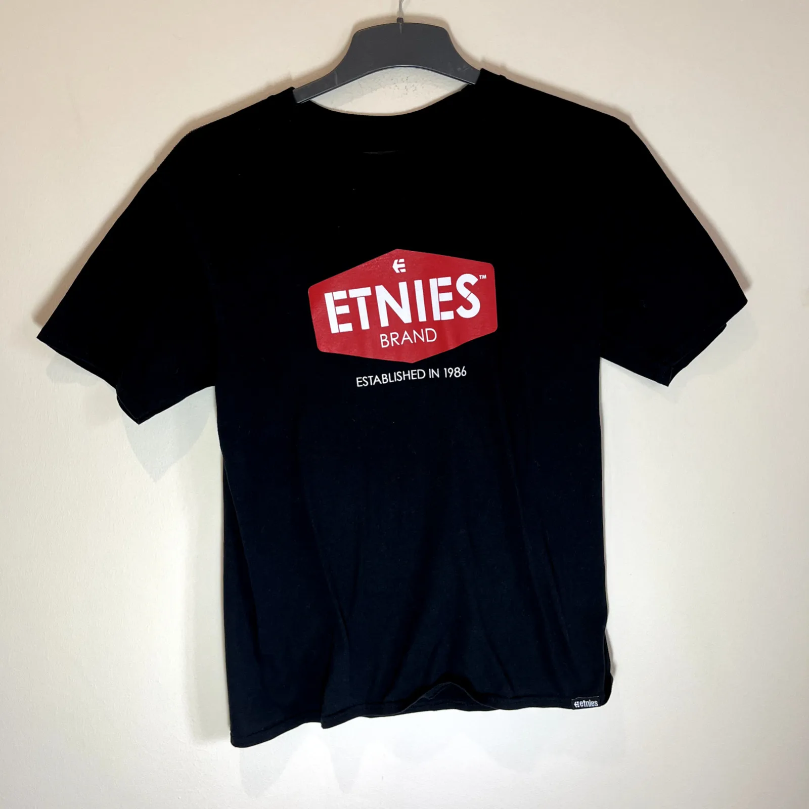 Etnies Mens Black  Crew Neck Cotton T Shirt Size Medium