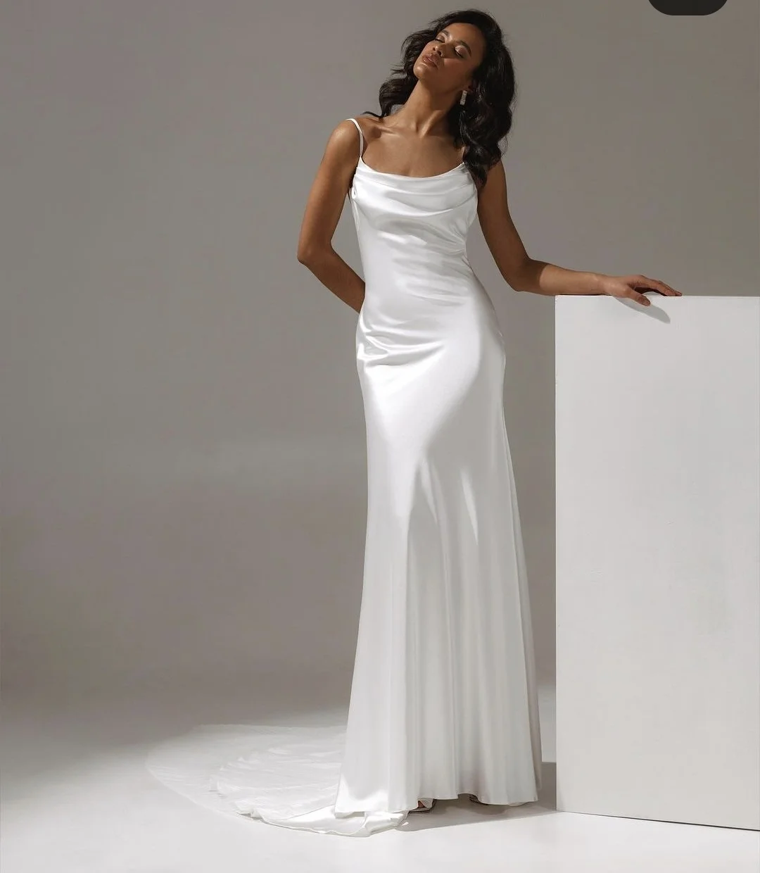 Simple White Satin Wedding Dresses  Spaghetti Strap Soft Fabric Bridal Gowns Floor Length Stunning Robe De Mariee Charming