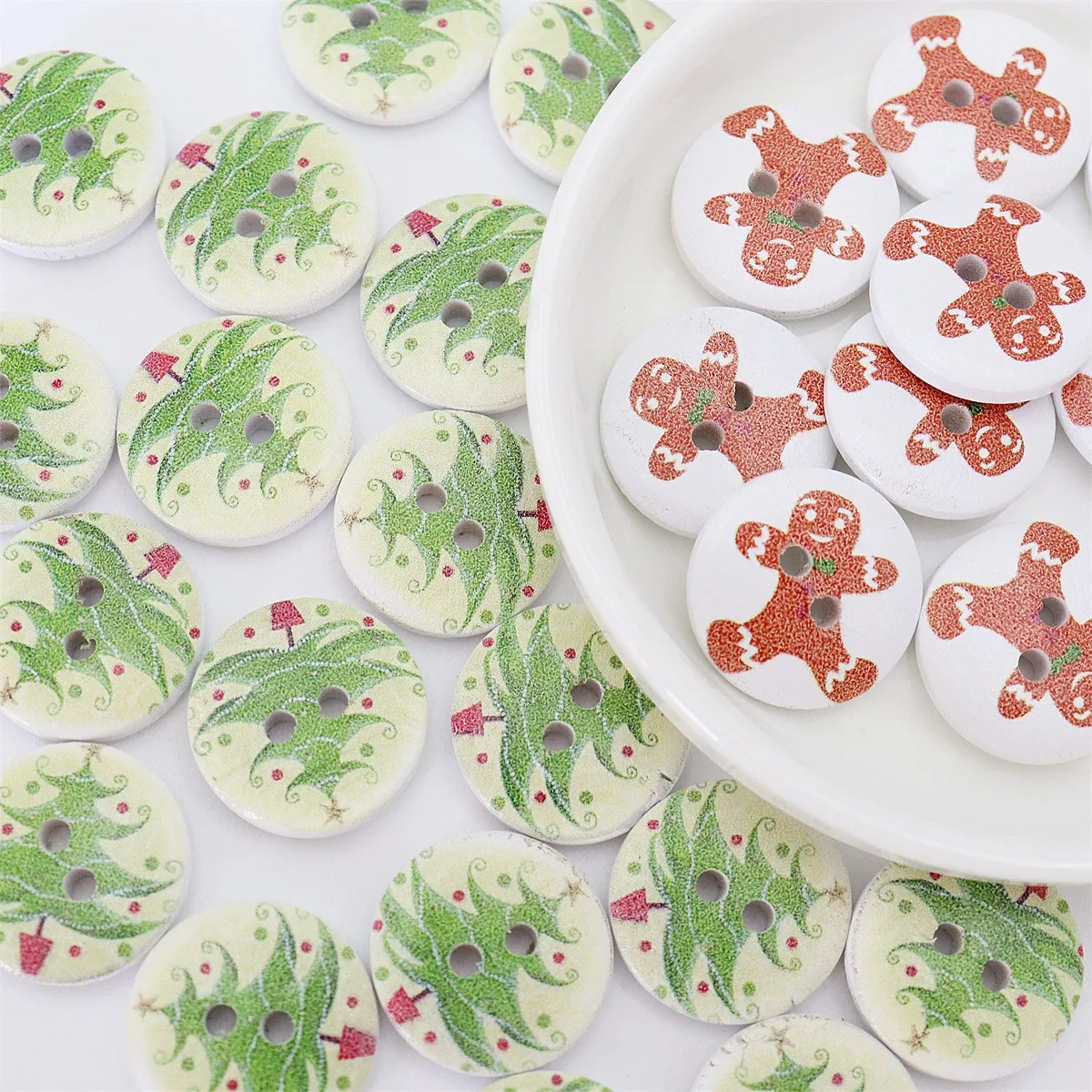 40pcs 20mm Wooden Round Christmas Buttons Gingerbread Man Xmas Tree Gingerbread Printed Sewing Accessory DIY Crafts Scrapbooking