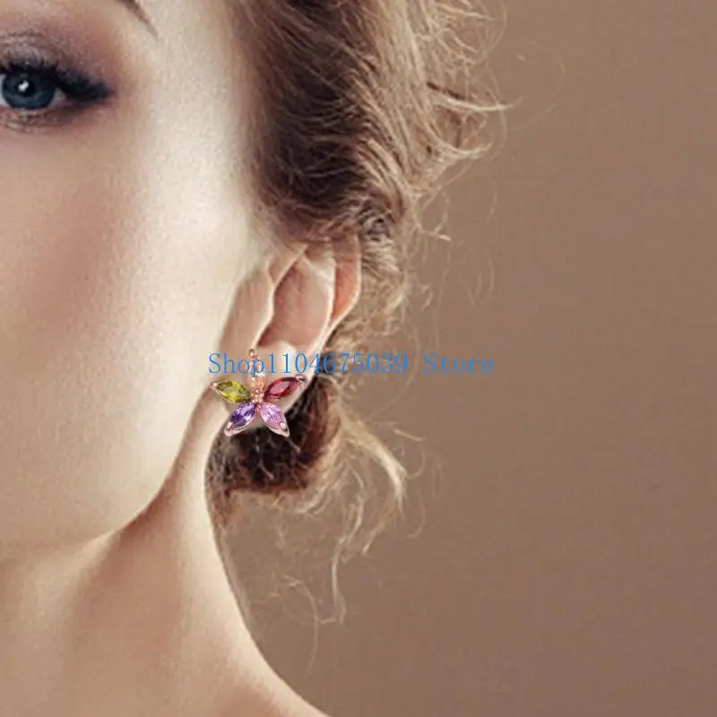 Pendientes Mariposa Brillantes Elegantes - close-up view