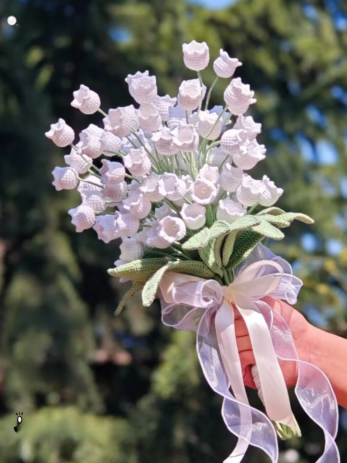 99個の咲くような花のdiyベルフラワーハンドヘルドブーケ、毛糸素材キット、かぎ針編みフラワーバンドル完成品クラフトキット（女性向け）