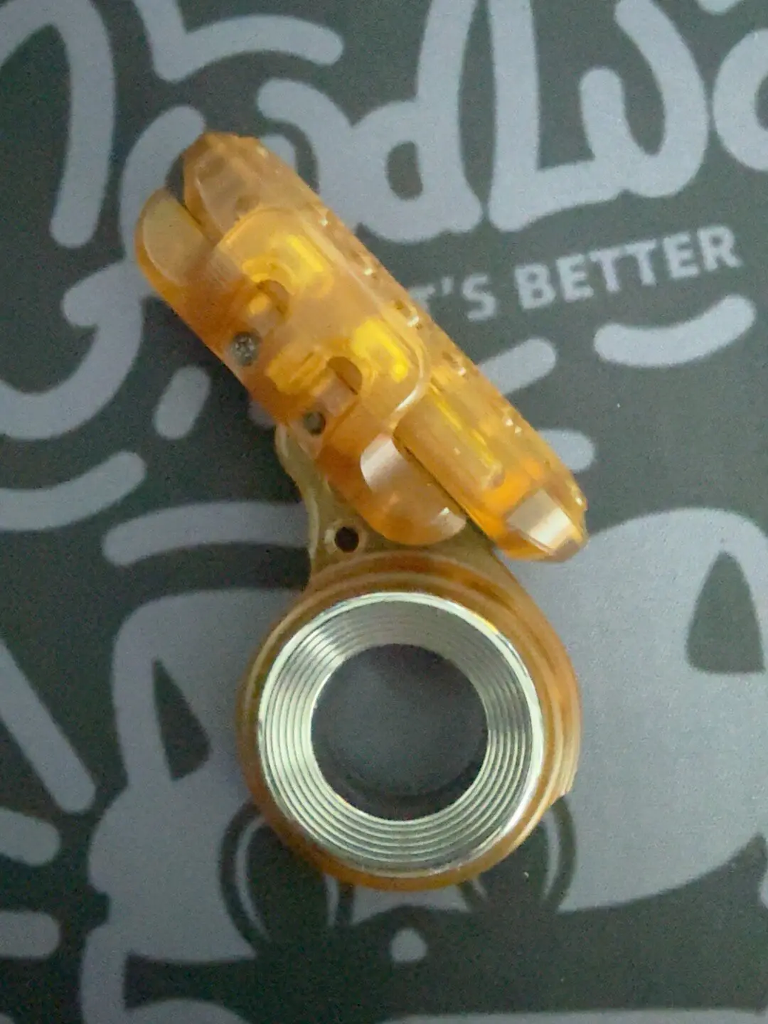 EDC plays with Wulezhi steel bone prosthetic eye pei decompression toy