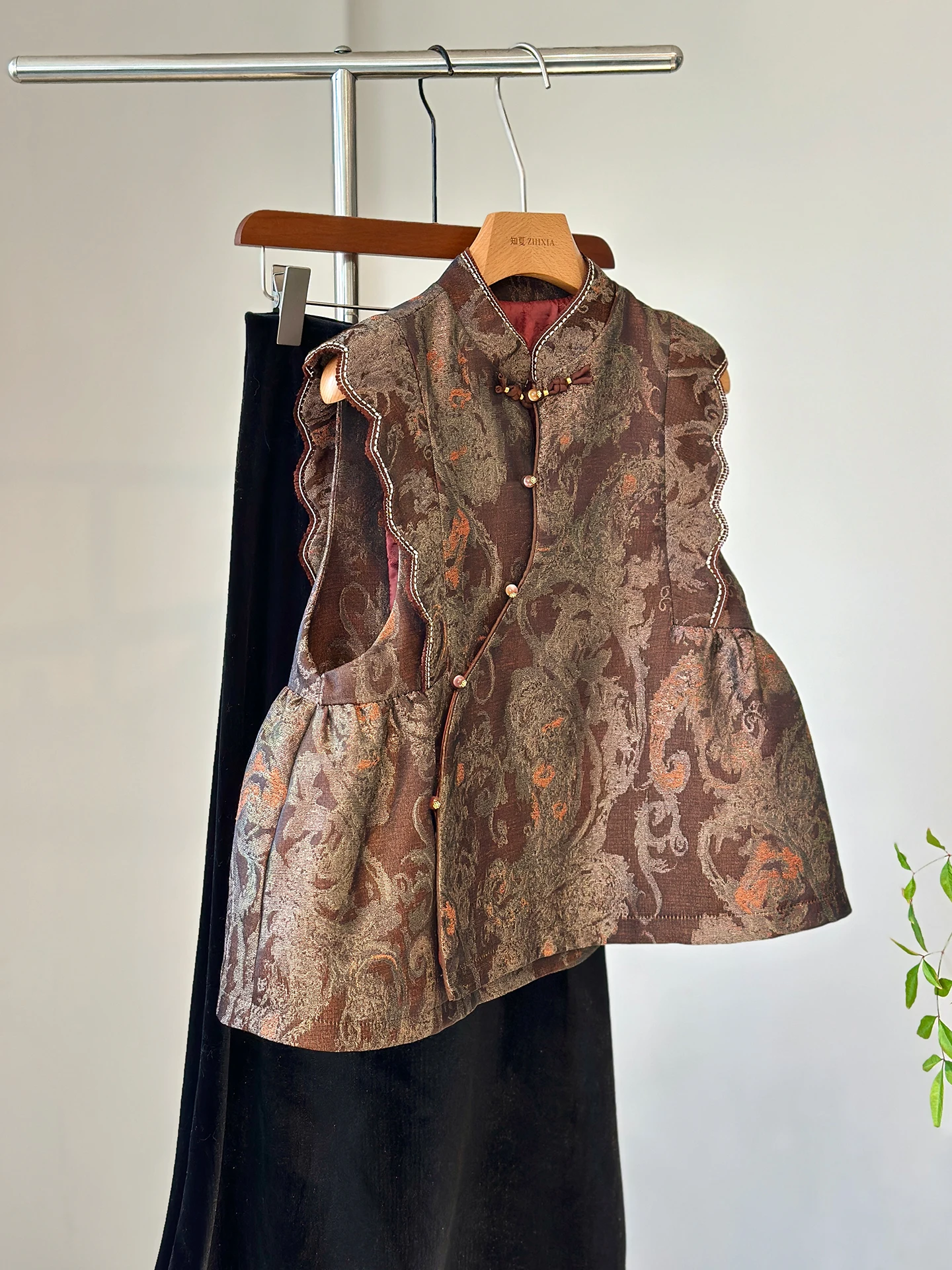 

High-End White New Chinese Quilted Vest Special-Interest Design National Style Diagonal Outer Wear Young