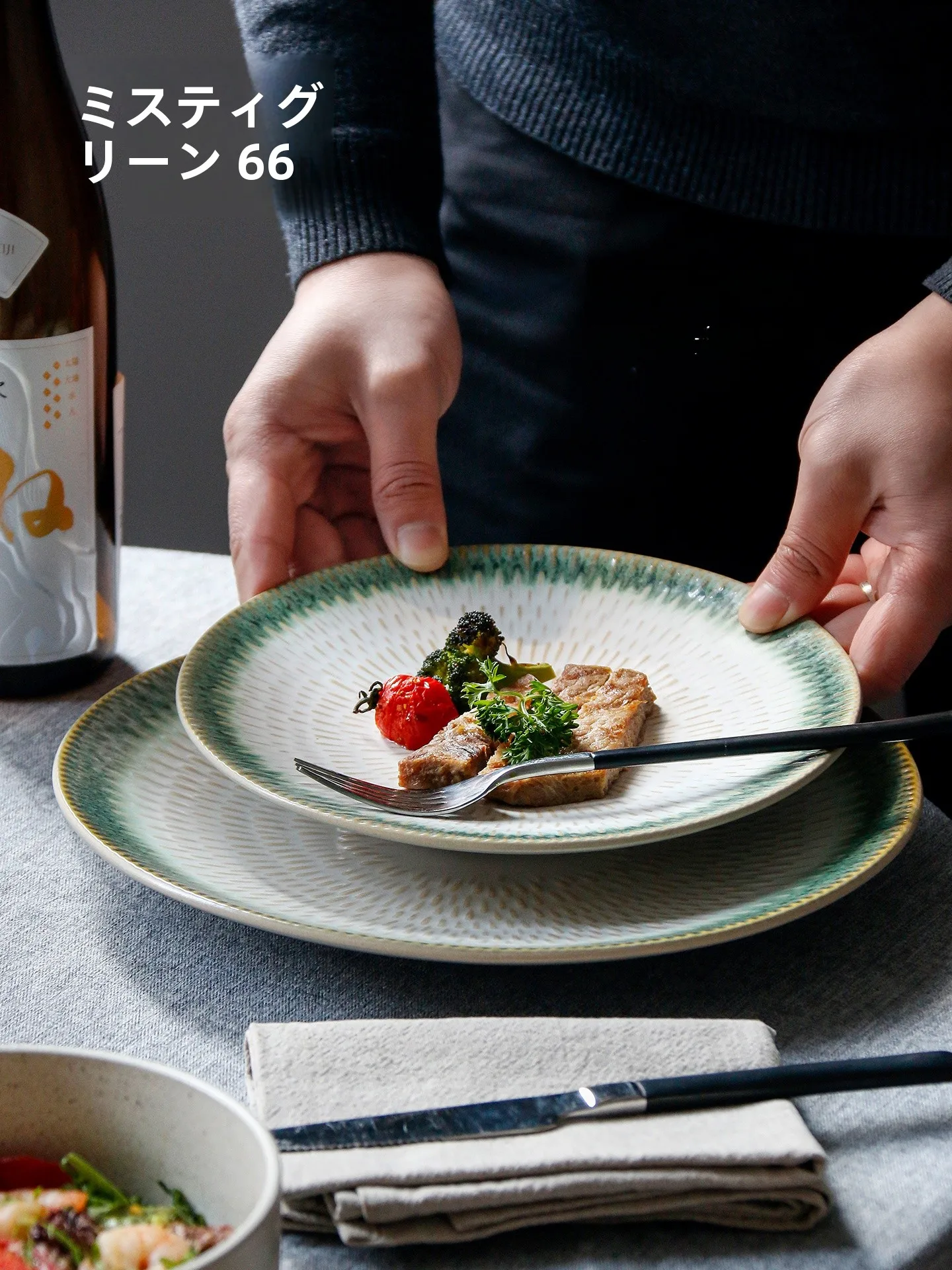 

Ретро-тарелка с высокой эстетической ценностью для стейков, пасты и десертов, креативная рельефная круглая плоская тарелка для домашнего использования, синяя.