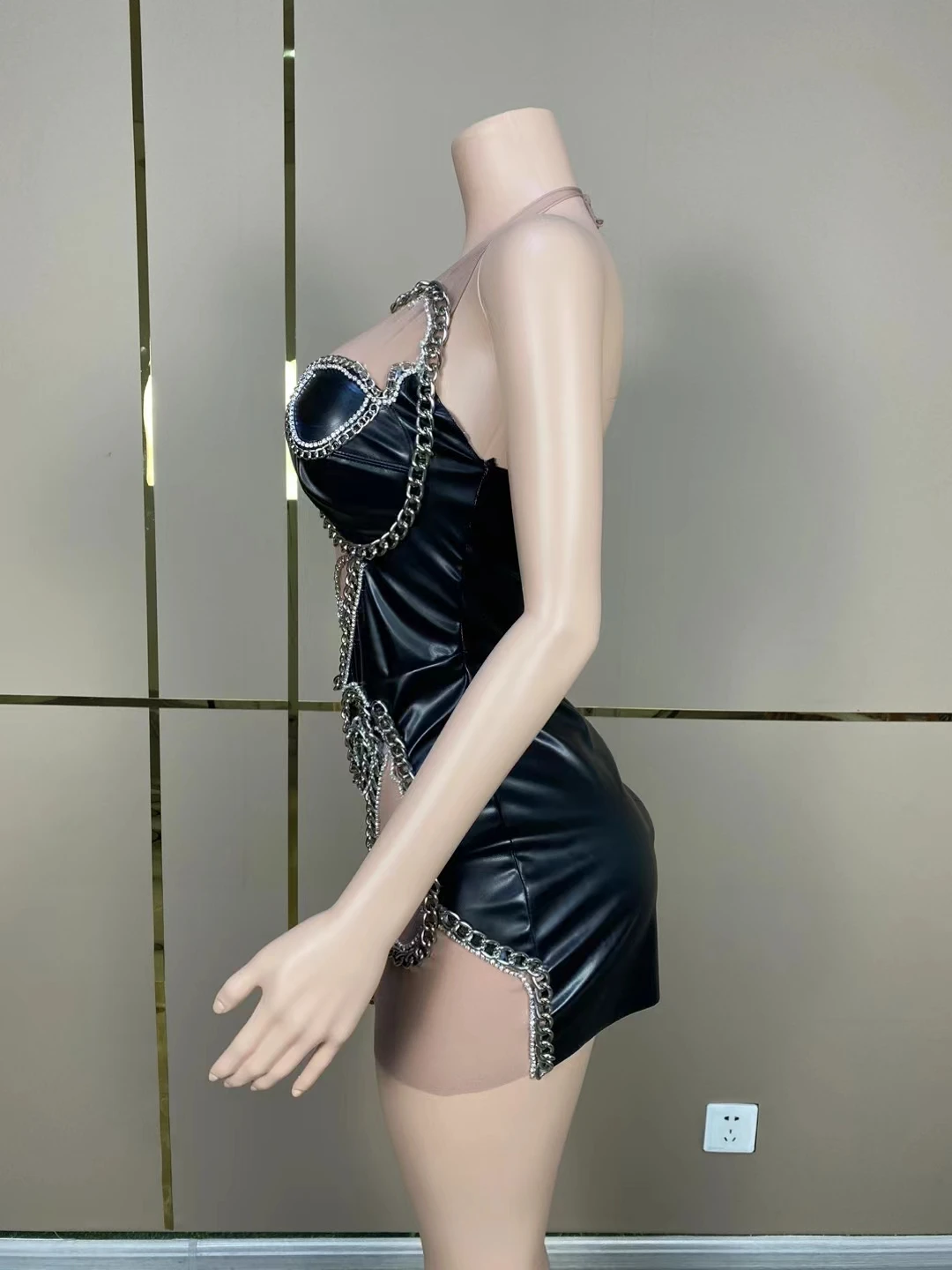 

Sexy Nightclub Mini Short Leather Skirt Silver Chain Mesh Tight Fitting Ultra Short Dress Bar Hottie Singer Dance Stage Outfit