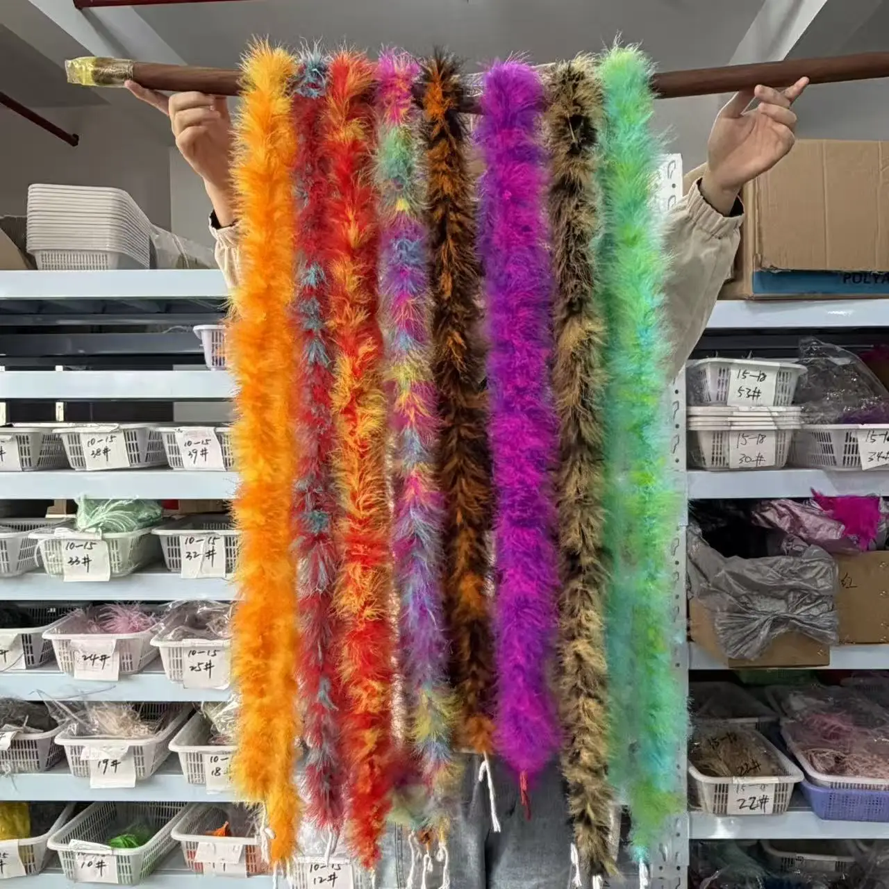 

Multicolored 2Meters Marabou Feather Boa Turkey Feathers on Ribbon Shawl 18-20g for Wedding Dress/skirt Decoration Plumes Crafts