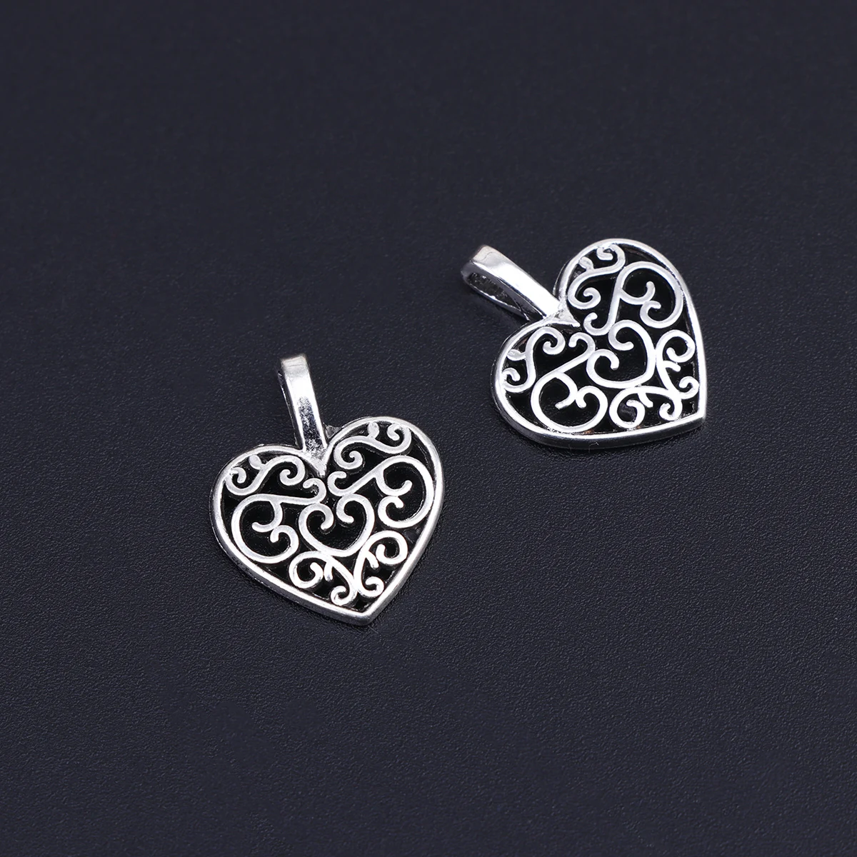 

100 Pcs Heart Pendant Alloy Charms for DIY Necklace Bracelet Earrings Jewelry Making Crafts Wedding Gifts Accessories