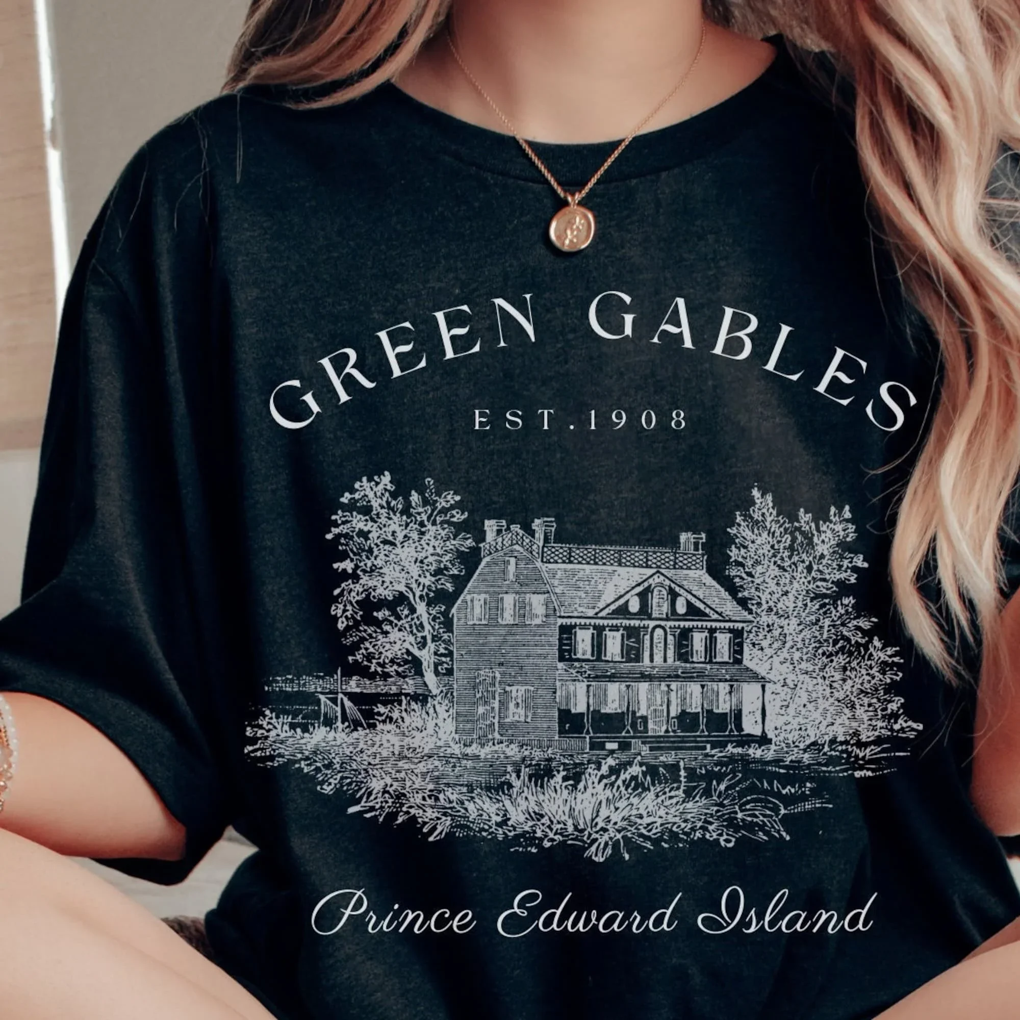 

Anne With An E T Shirt Of Green Gables Dark Academia Book Bookish Shirley