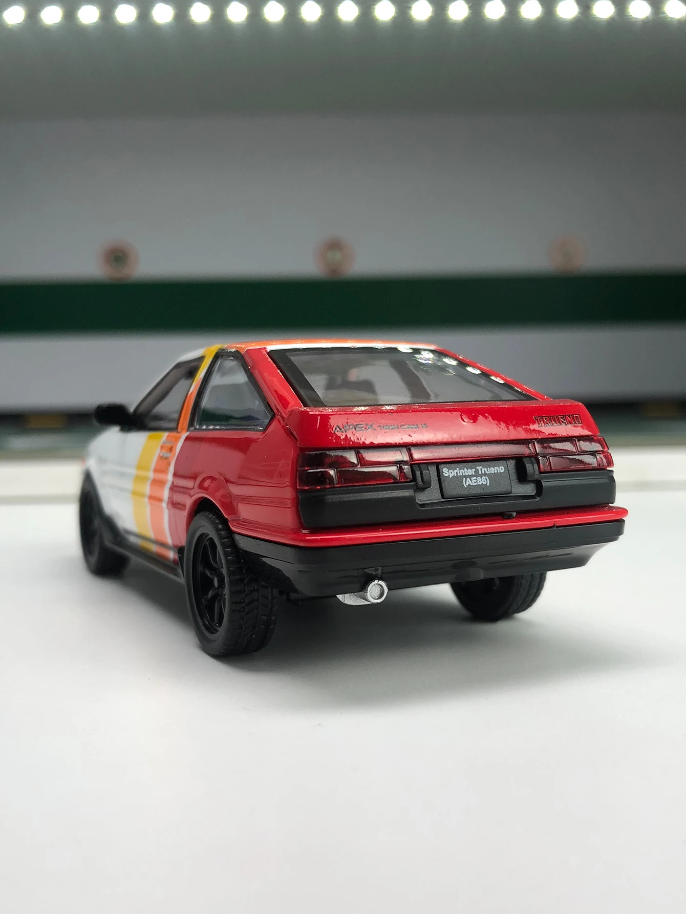 1: 37 simulation zinc alloy Toyota Sprinter Trueno AE86  kit modified car, static model, metal collectible gift car view 3