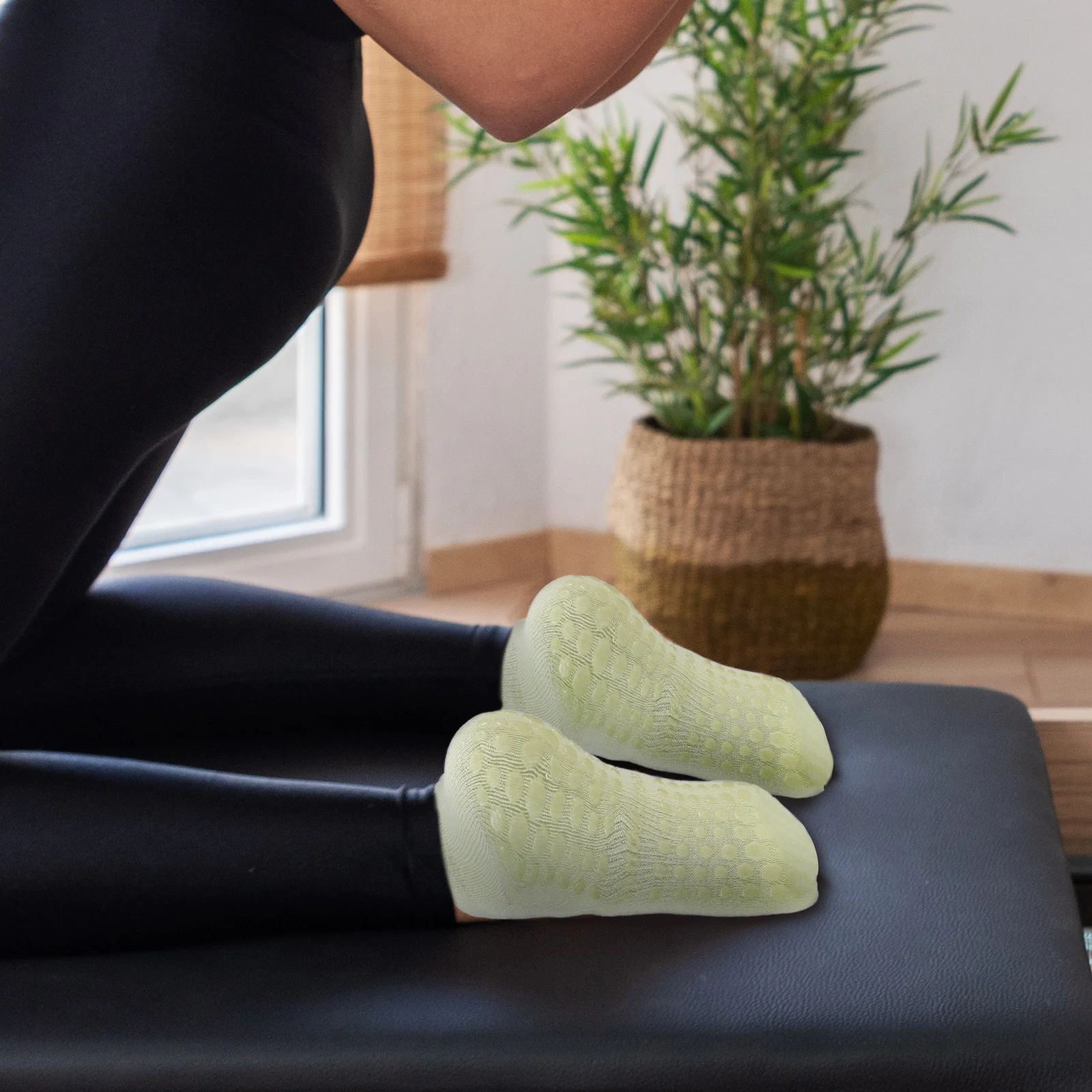 

Anti-Slip Yoga Women Cotton Pilates Grip Socks Short Ankle Socks For Yoga Pilates Exercise Non-Slip Bottom