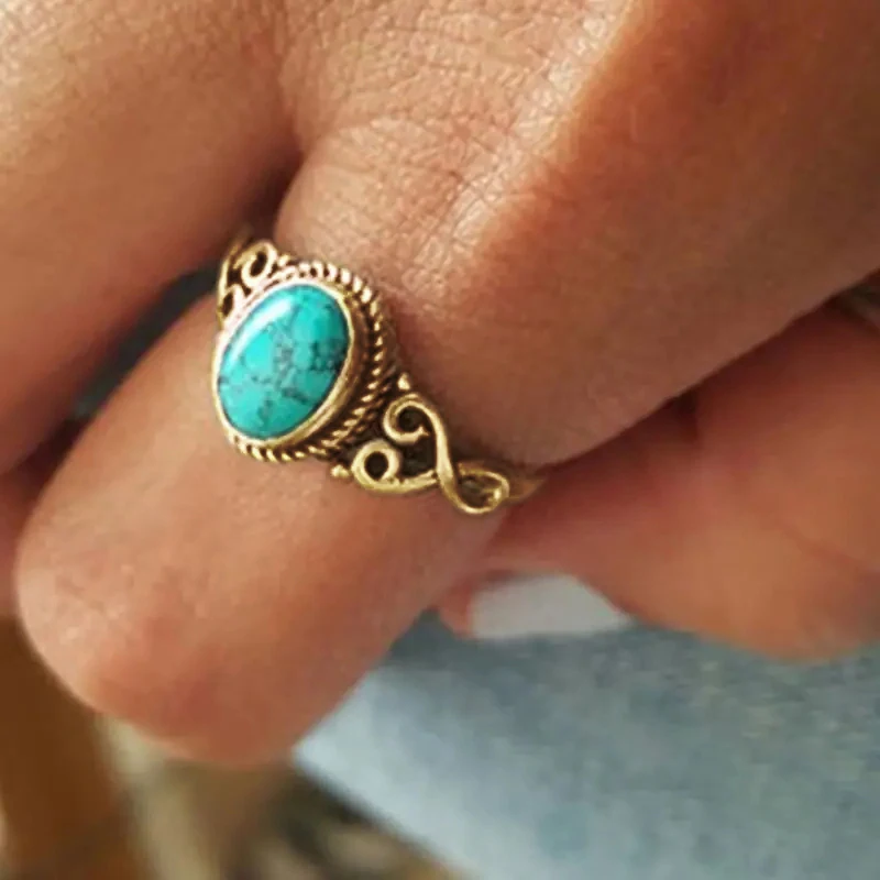 Huitan Retro Style Finger Ring Temperament Lady Anniversary Ceremony Accessories with Hollow-out Design Party Jewelry for Women