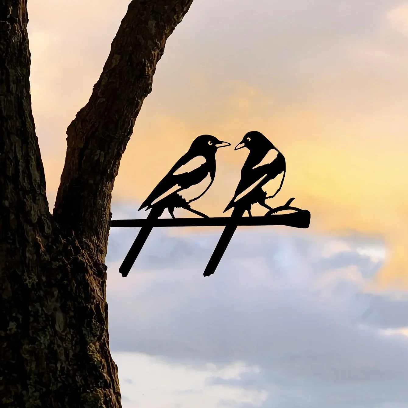 1pc Beautiful Two Birds Iron Art Silhouette Garden Courtyard Decoration Outdoor Wooden Stake Fence Design Decoration Plugin